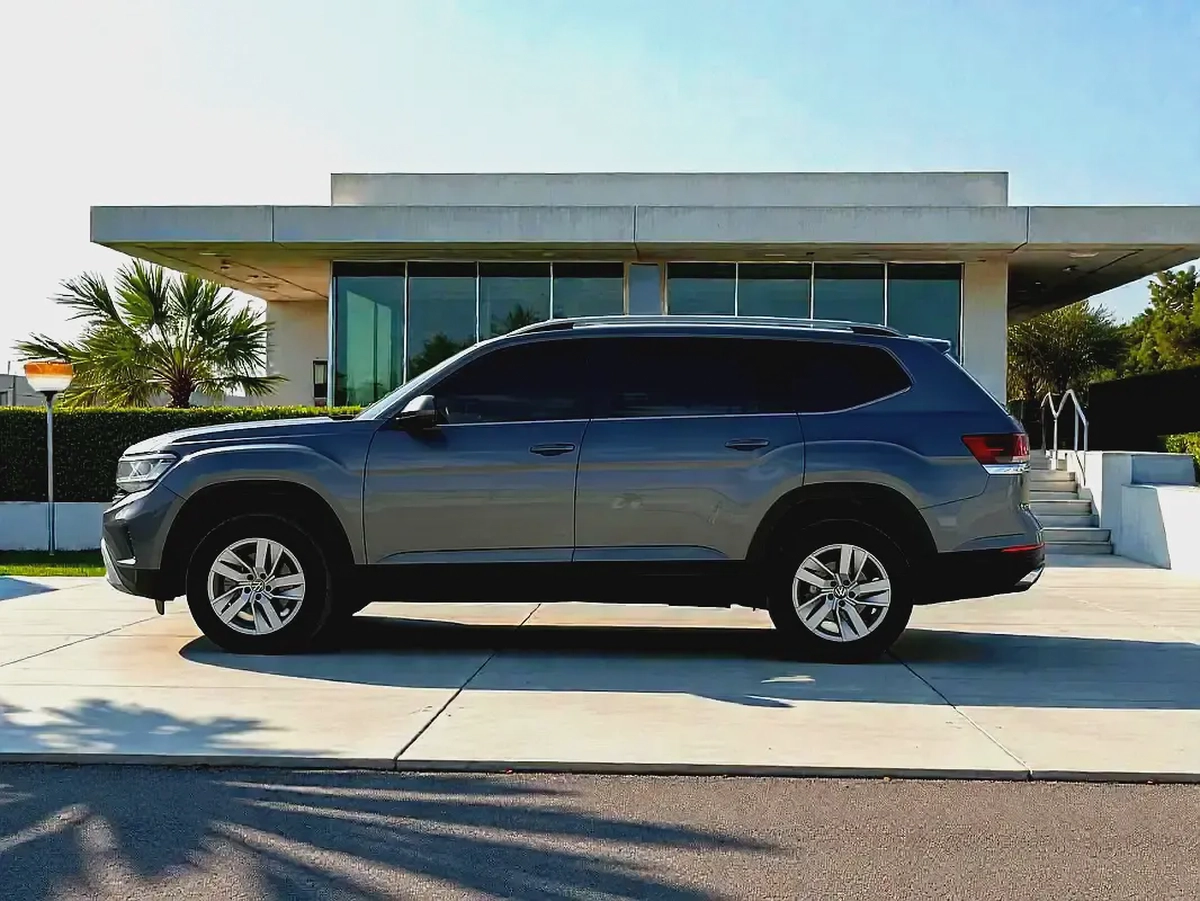 AED 1,040 P.M | 0% DOWN PAYMENT | VW TERAMONT 3.6L V6 | 2022