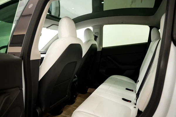 AED 1551 PM | TESLA MODEL-Y | LONG RANGE 2022 | BRAND NEW 0KMS | 5 YEAR WARRANTY SERVICE CONTR