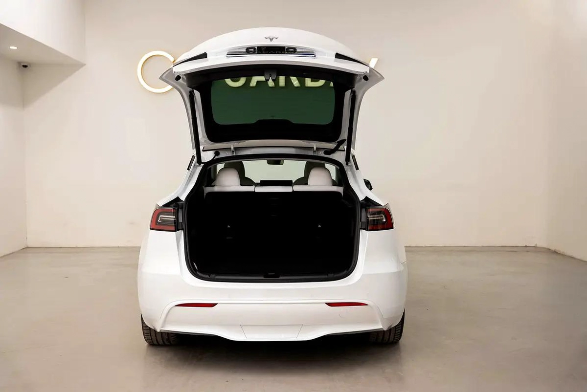 AED 1551 PM | TESLA MODEL-Y | LONG RANGE 2022 | BRAND NEW 0KMS | 5 YEAR WARRANTY SERVICE CONTR-4-4