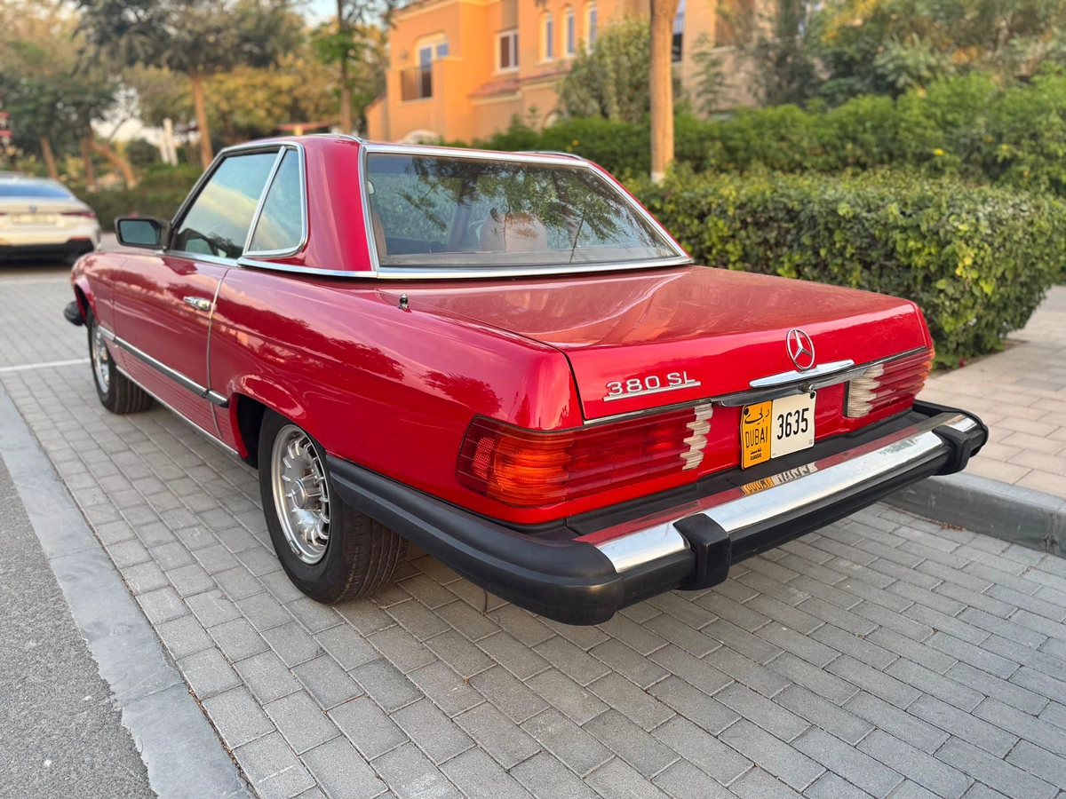 MERCEDES-BENZ 1981-8-8