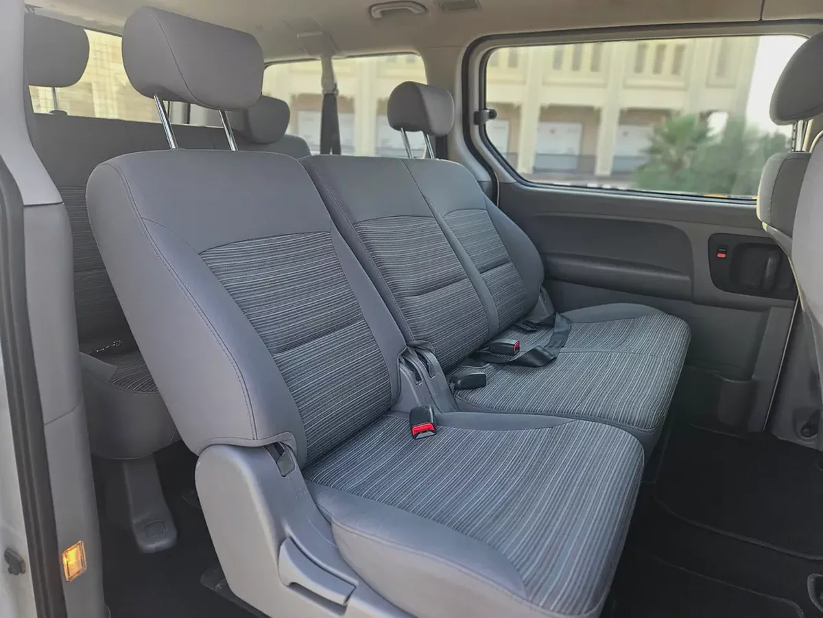 Hyundai H1 GL 2020 | GCC Specs | Low Mileage | Premium Condition Perfect For Business-11-11