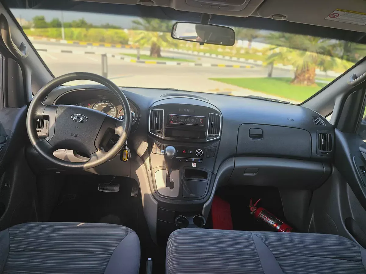 Hyundai H1 GL 2020 | GCC Specs | Low Mileage | Premium Condition Perfect For Business-14-14