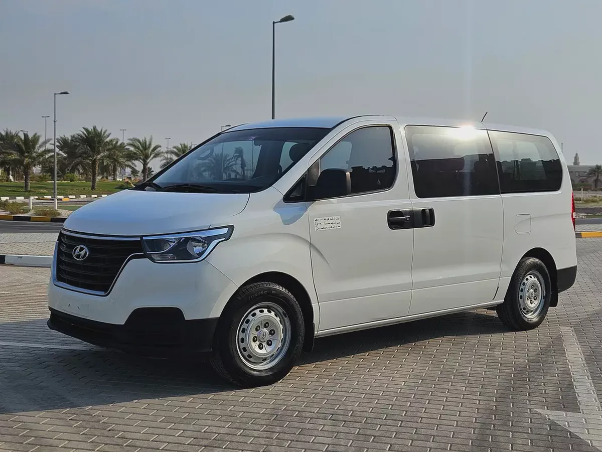 Hyundai H1 GL 2020 | GCC Specs | Low Mileage | Premium Condition Perfect For Business-6-6
