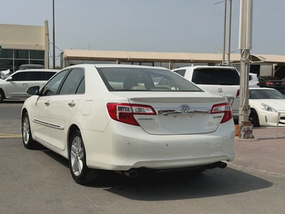 Toyota Camry 2014 Limited White-6