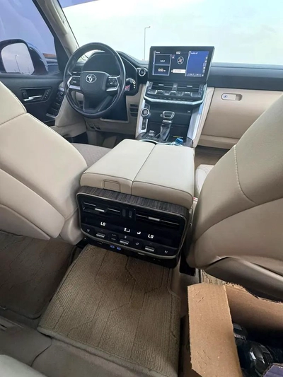 Toyota Land Cruiser 4.0L, 2022, GCC Specs - Pristine Condition-9