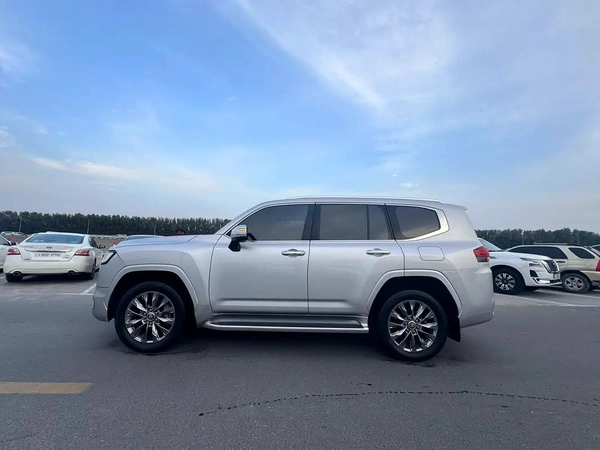 Toyota Land Cruiser 4.0L, 2022, GCC Specs - Pristine Condition