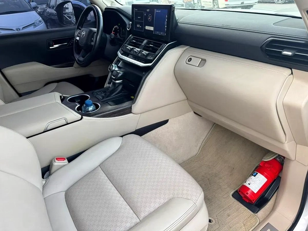 Toyota Land Cruiser 4.0L, 2022, GCC Specs - Pristine Condition