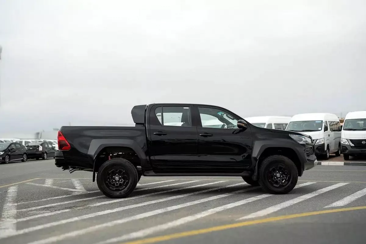 Toyota Hilux GR SPORT Toyota Hilux GR Sport 2.8L Engine 2026 GCC specs (FOR EXPORT ONLY)-18-0