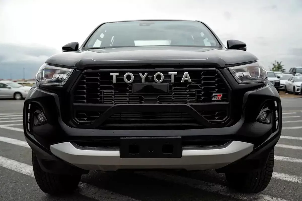 Toyota Hilux GR SPORT Toyota Hilux GR Sport 2.8L Engine 2026 GCC specs (FOR EXPORT ONLY)-3-0