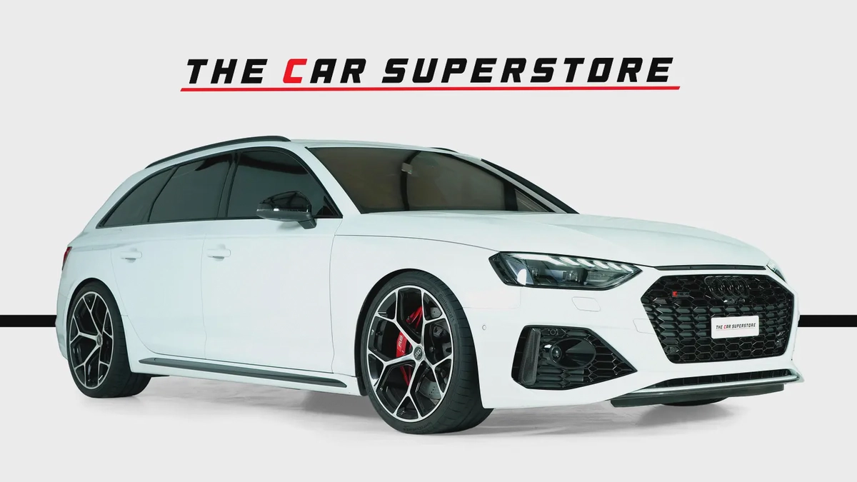 Audi RS4 B9 Competition | Very High Option | Audi Warranty & Service | Full Carbon Package-1-1