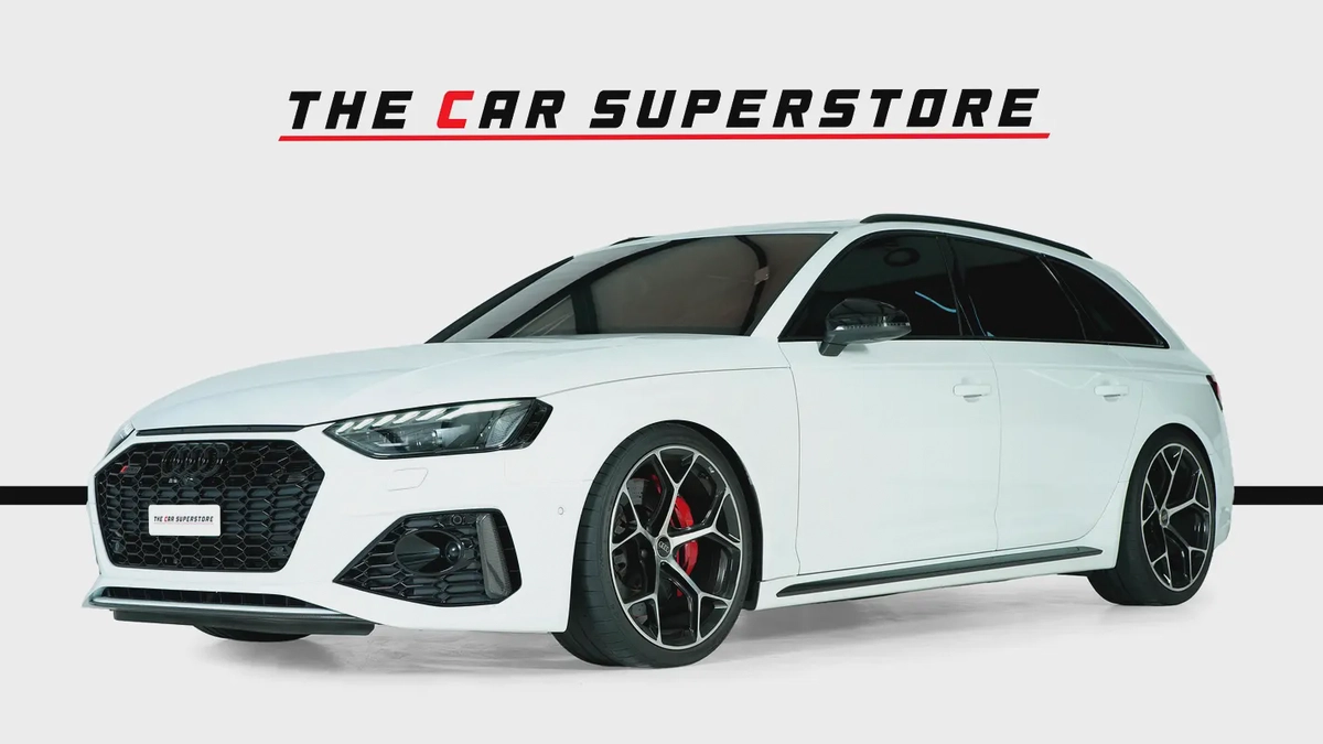 Audi RS4 B9 Competition | Very High Option | Audi Warranty & Service | Full Carbon Package-3-3
