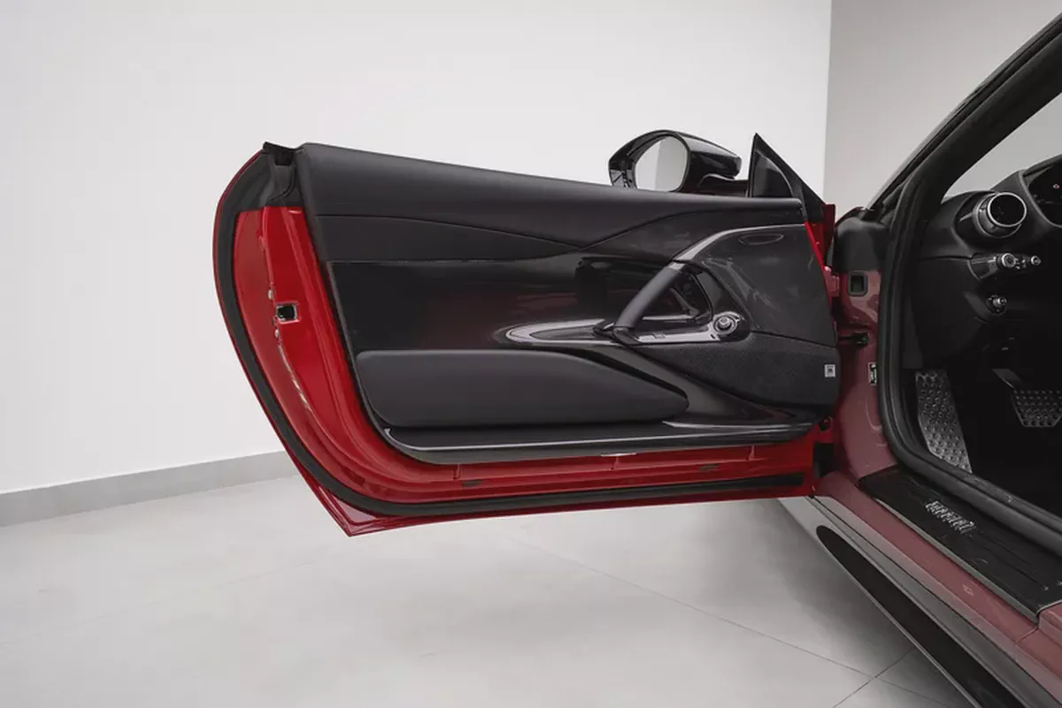 2024 FERRARI 812 COMPETIZIONE APERTA-10-10