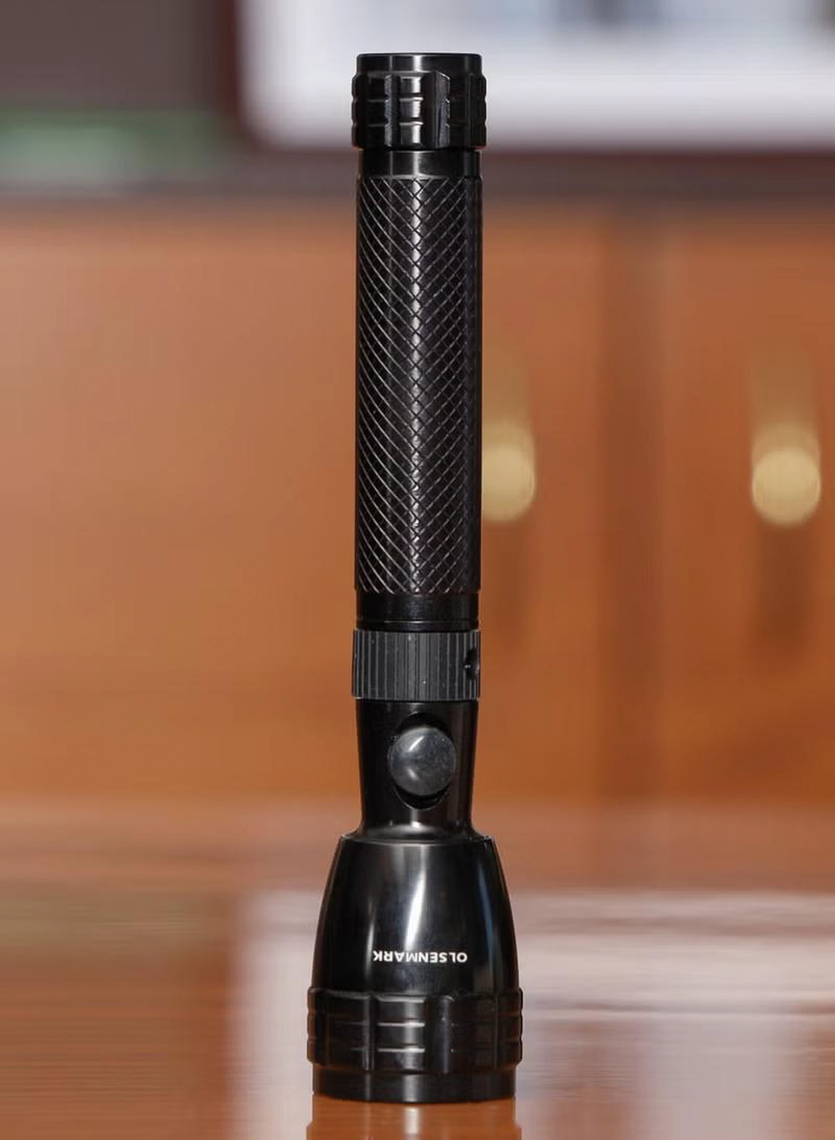 Olsenmark Rechargeable LED Flashlight- OMFL2832, Lithium Battery, 3W LED, Light-Weight Design and Long Hours-4-4