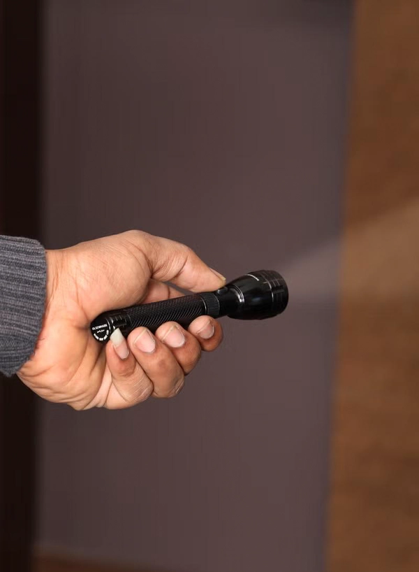 Olsenmark Rechargeable LED Flashlight- OMFL2832, Lithium Battery, 3W LED, Light-Weight Design and Long Hours