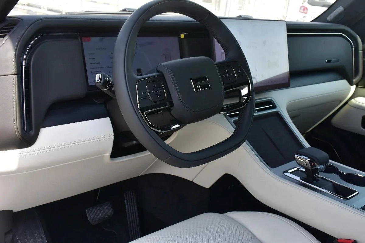 ROX 01 VIP 6 SEATS 2025 | WHITE-20-20