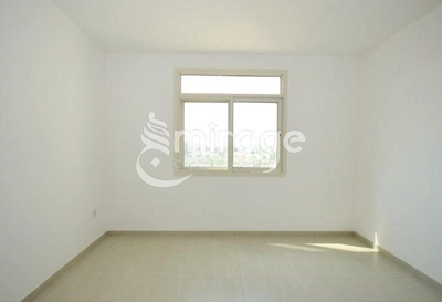 Stunning 2BR TH | Single Row Mid | Vacant-8