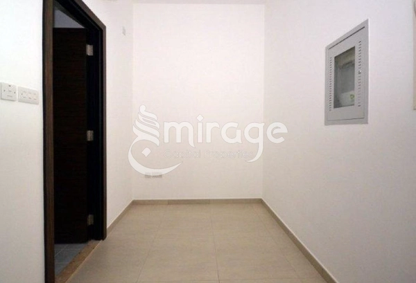 Stunning 2BR TH | Single Row Mid | Vacant