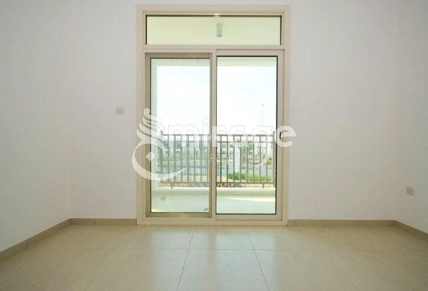 Stunning 2BR TH | Single Row Mid | Vacant