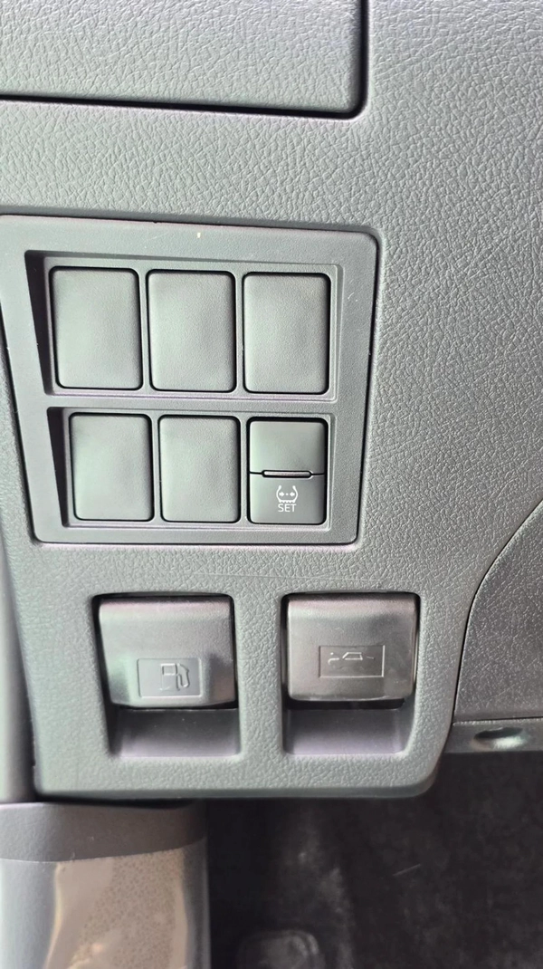 Toyota Fortuner EXR 2.7L (160 HP)