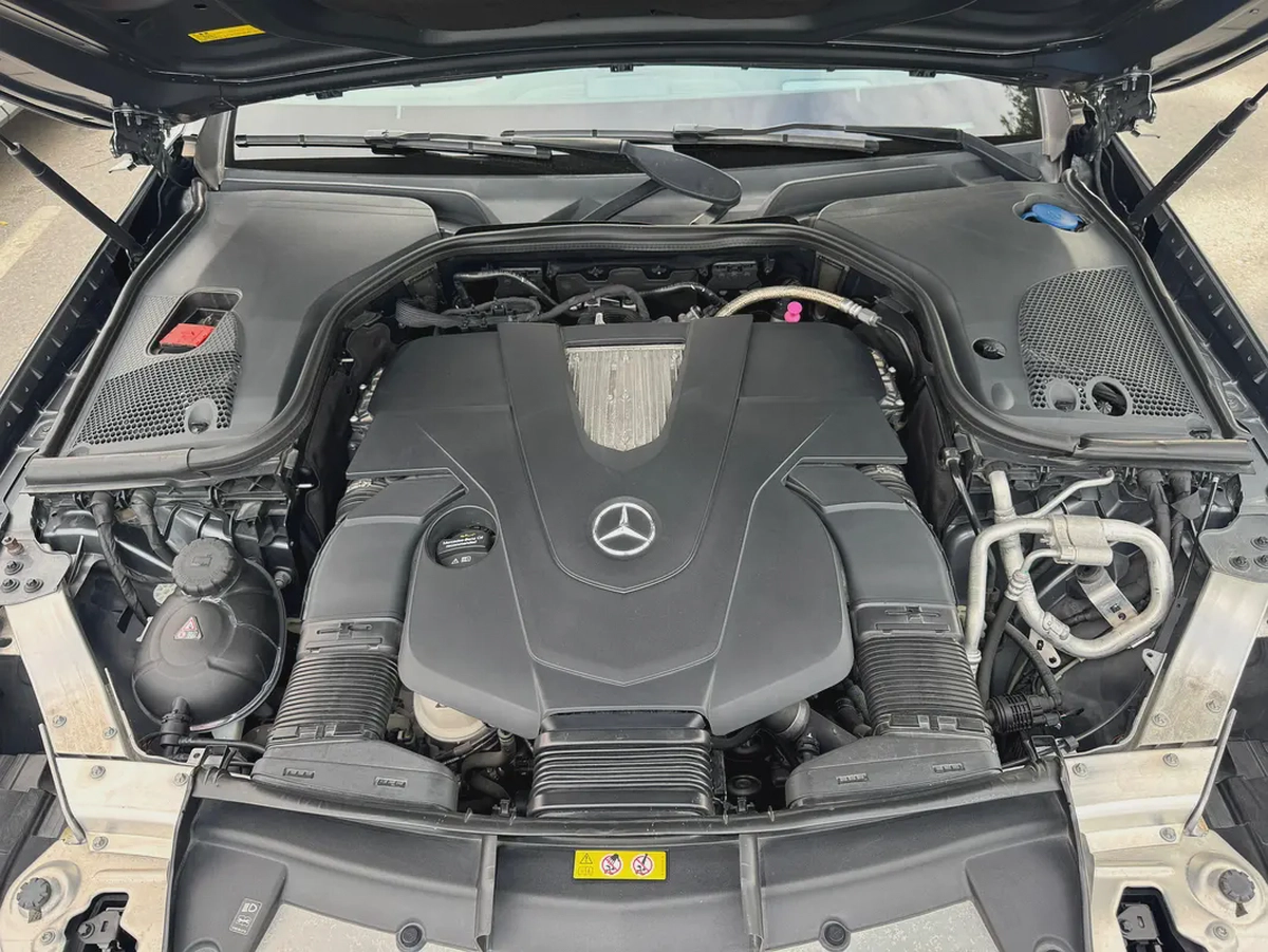 Mercedes-Benz E-Class E400 2018 Convertebal auction Grade 4.5/B- Japanese Specs-14-14