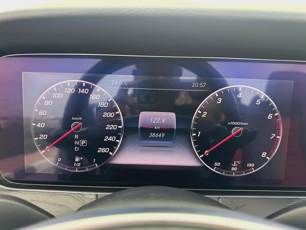 Mercedes-Benz E-Class E400 2018 Convertebal auction Grade 4.5/B- Japanese Specs