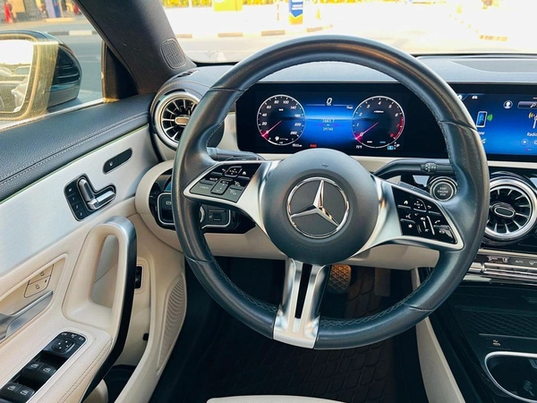 Mercedes Benz CLA250 PREMIUM PLUS Premium + 2.0L