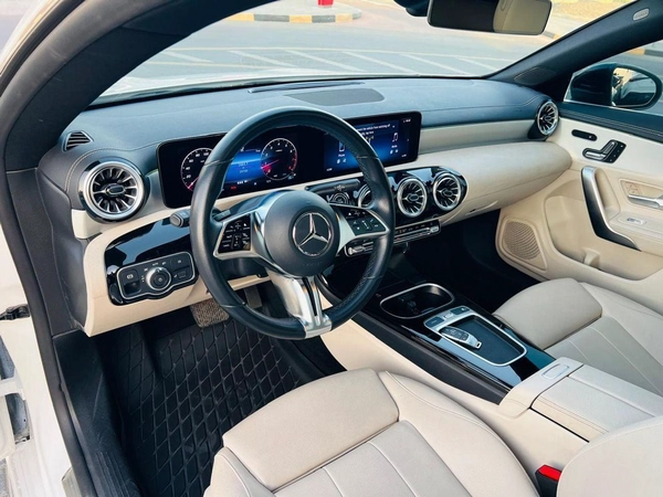 Mercedes Benz CLA250 PREMIUM PLUS Premium + 2.0L