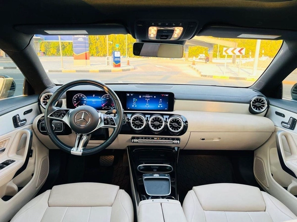 Mercedes Benz CLA250 PREMIUM PLUS Premium + 2.0L