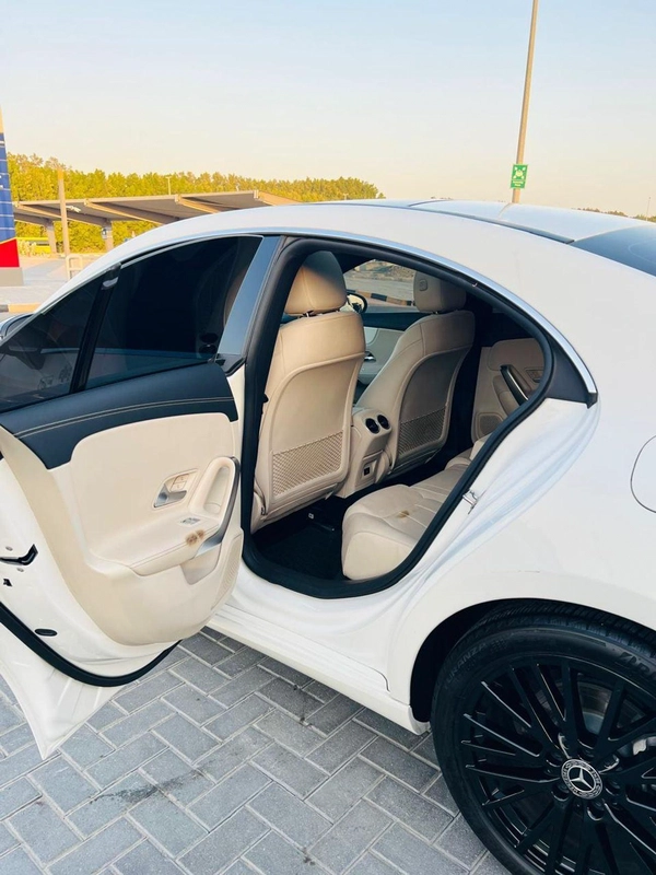 Mercedes Benz CLA250 PREMIUM PLUS Premium + 2.0L