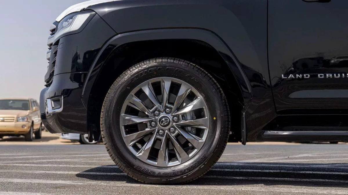 Toyota Land Cruiser VX LC VX 3.3D\(LHD) TOYOTA LAND CRUISER LC300 VX 3.3D AT MY2025 – BLACK-13-0
