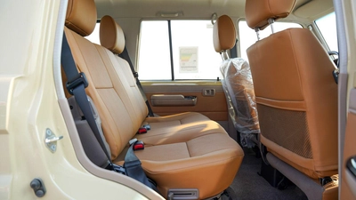 Toyota Land Cruiser 70-11