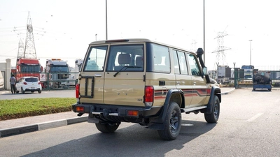 Toyota Land Cruiser 70-15