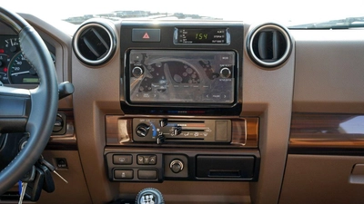Toyota Land Cruiser 70-5