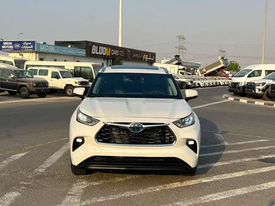 Toyota Highlander Xle 2020 Toyota Highlander Hybrid Full Option 2.5L V4 - Sunroof - Leather Seat - Rear Camera & Sensor --2