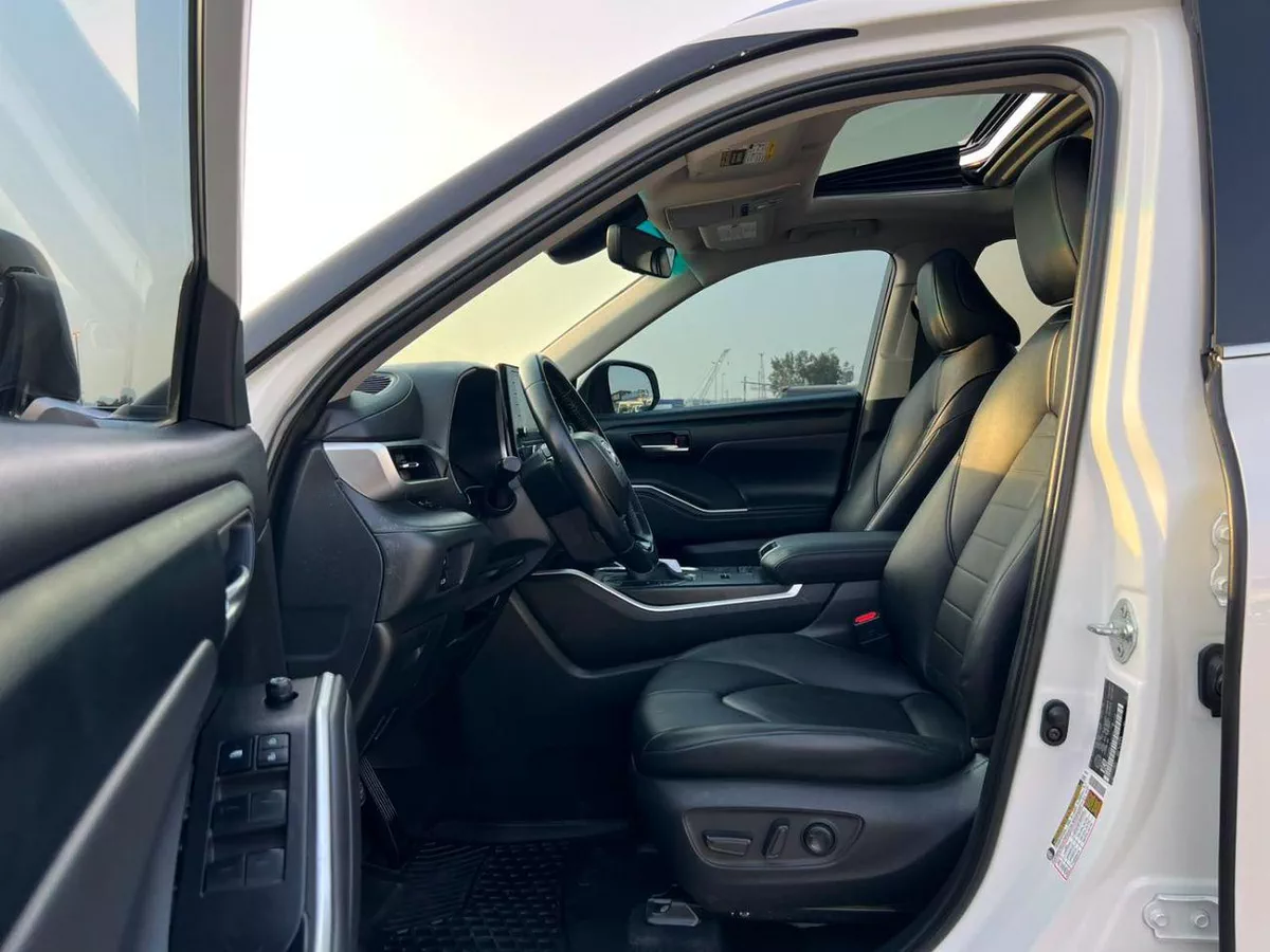 Toyota Highlander Xle 2020 Toyota Highlander Hybrid Full Option 2.5L V4 - Sunroof - Leather Seat - Rear Camera & Sensor --13-0