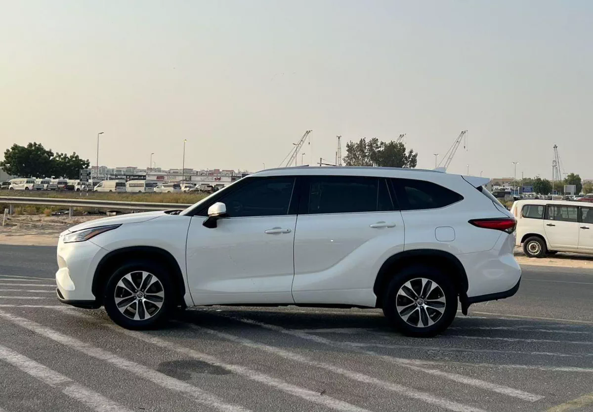 Toyota Highlander Xle 2020 Toyota Highlander Hybrid Full Option 2.5L V4 - Sunroof - Leather Seat - Rear Camera & Sensor --3-0