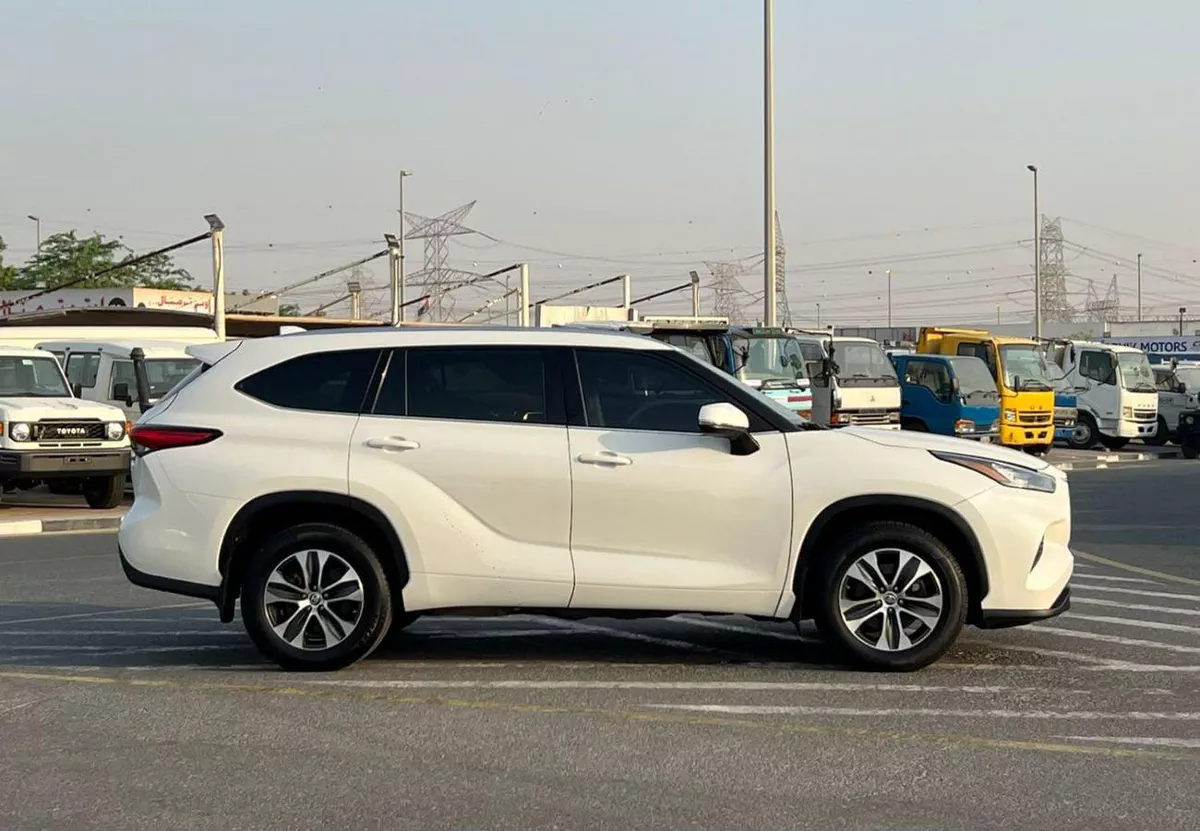 Toyota Highlander Xle 2020 Toyota Highlander Hybrid Full Option 2.5L V4 - Sunroof - Leather Seat - Rear Camera & Sensor --4-0