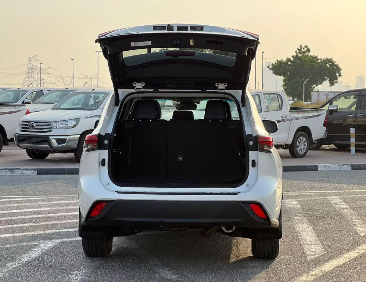 Toyota Highlander Xle 2020 Toyota Highlander Hybrid Full Option 2.5L V4 - Sunroof - Leather Seat - Rear Camera & Sensor --8-0