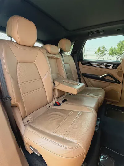 Porsche Cayenne S 2019 GCC Specs Full Service History Clean Car-16