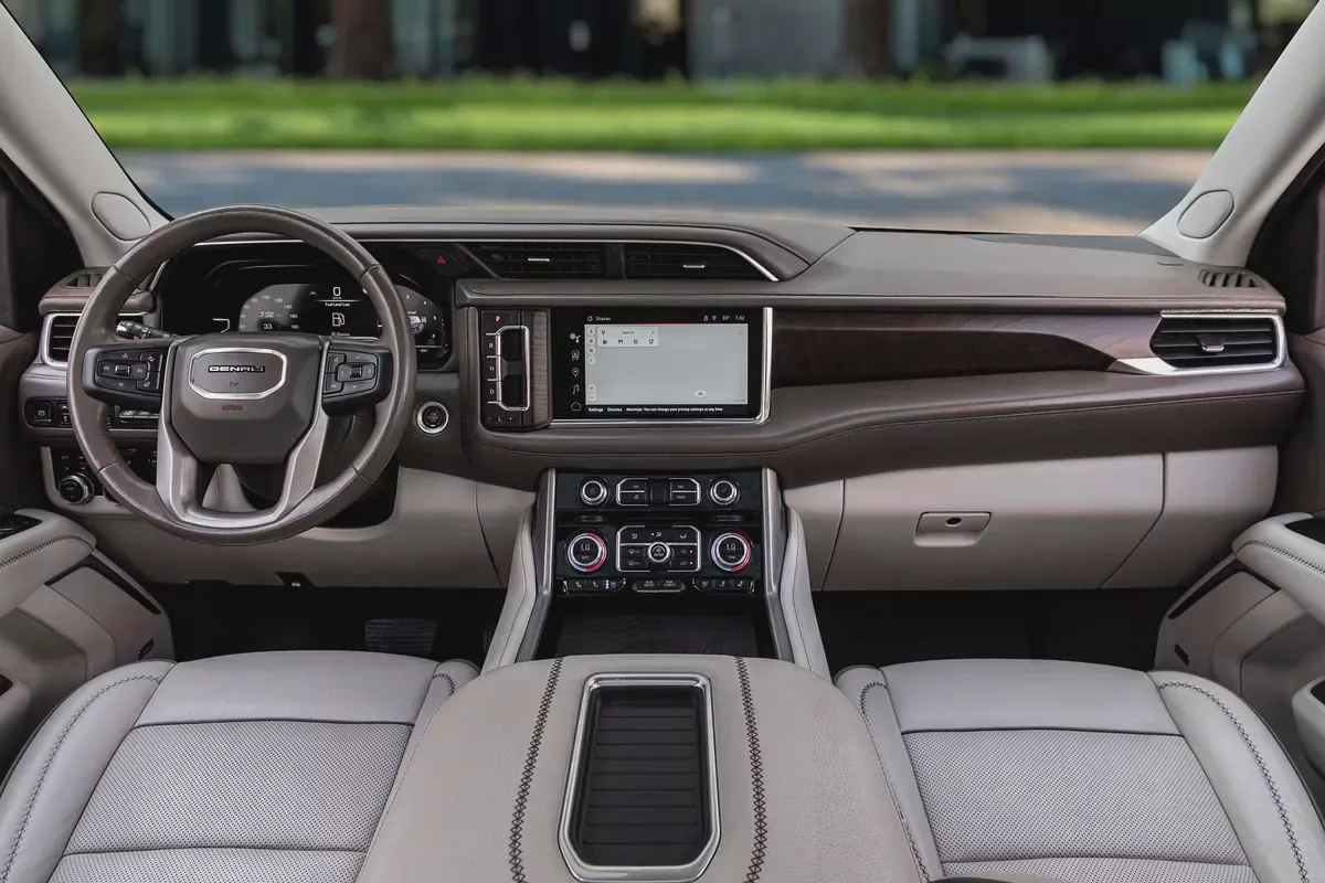 3,917 P.M |  Yukon Denali | 0% Downpayment | GMC WARRANTY/SERVICE!-7-7
