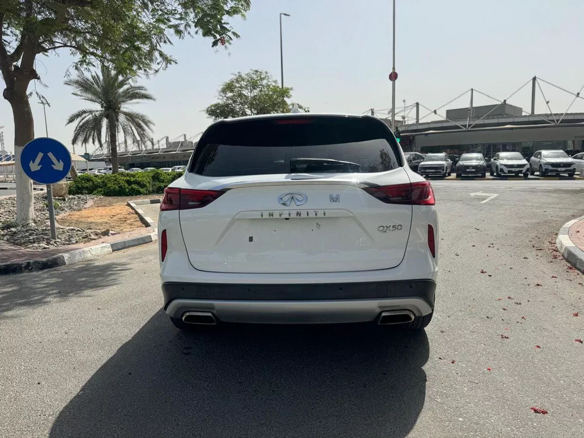 Infiniti QX50 LUXE-5-0