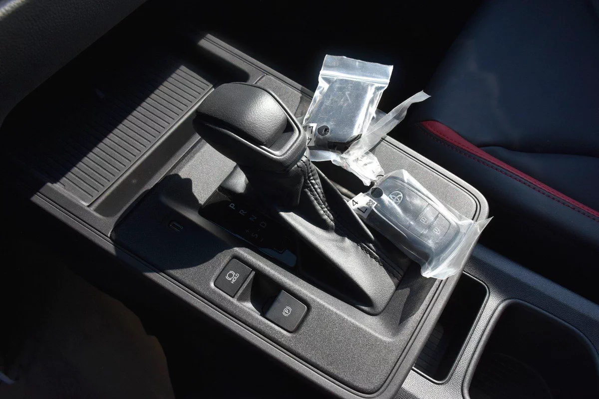 TOYOTA FRONT LANDER 2025 | WHITE LIKE-12-12