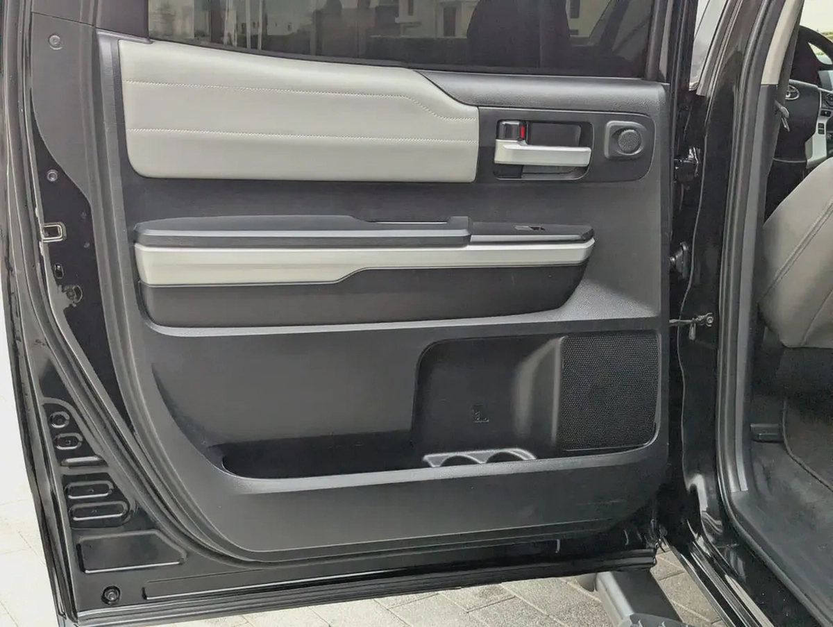 Toyota Tundra CrewMax Limited 2019 | 5.7L i-Force V8 | Full Size Luxury Pickup