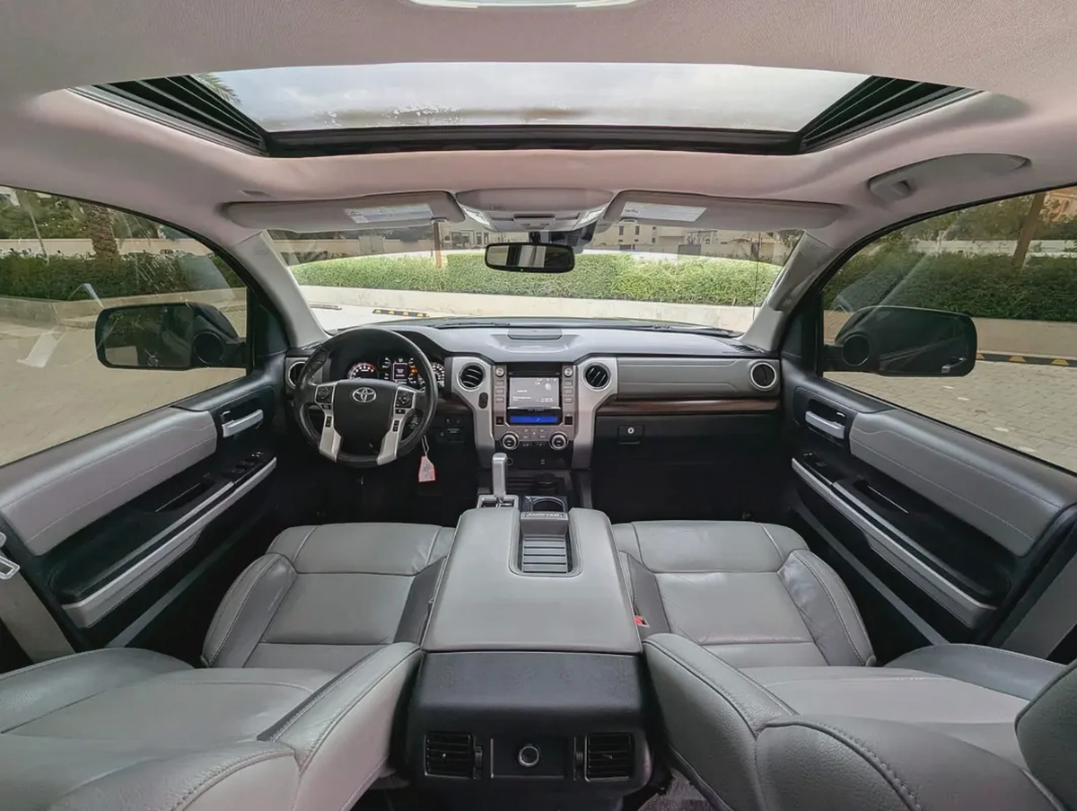 Toyota Tundra CrewMax Limited 2019 | 5.7L i-Force V8 | Full Size Luxury Pickup
