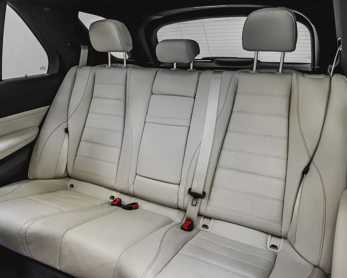 MERCEDES GLE450 - AMG KIT - 2022 - GCC - GARGASH WARRANTY AND SERVICE CONTRACT - EXCELLENT CONDITION-16-16