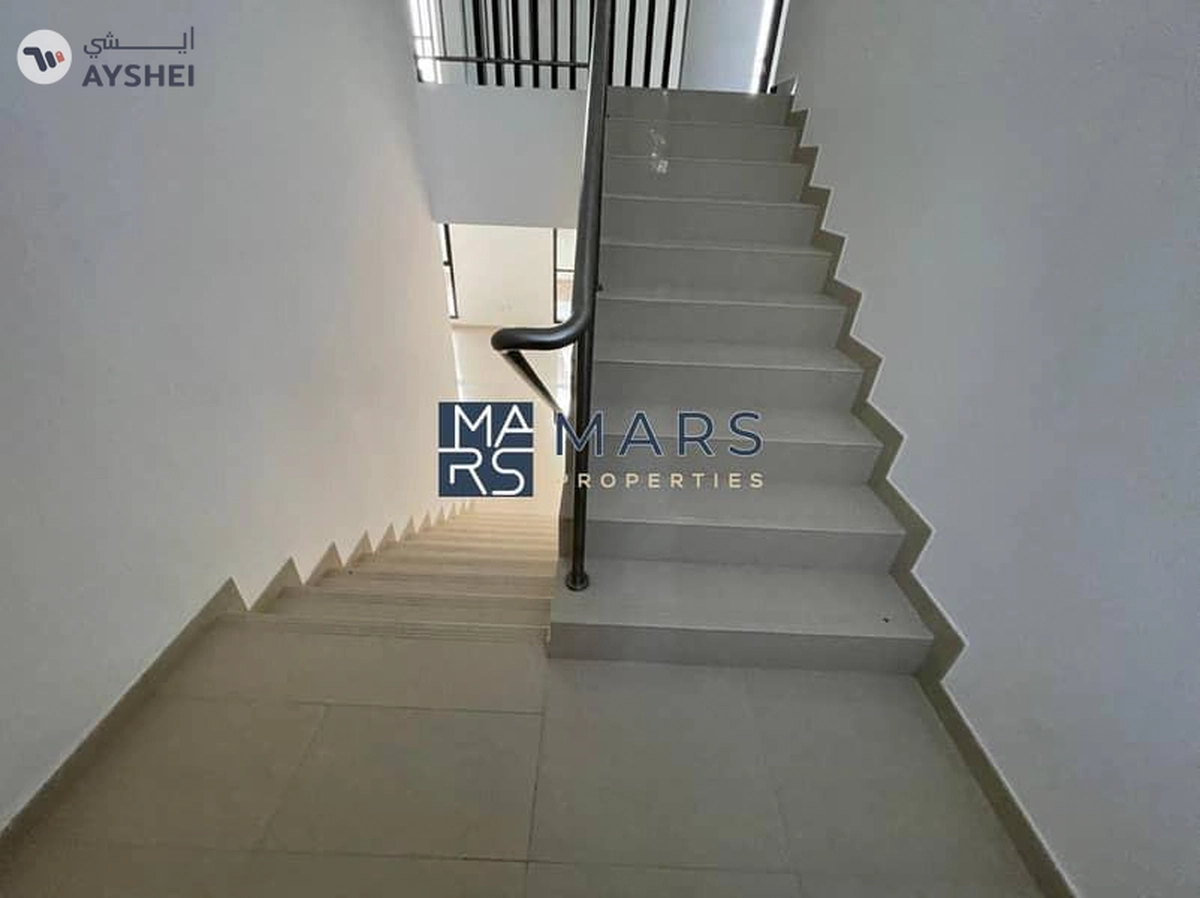 🌟 Luxurious 5-Bedroom Signature Villa for Sale in Nasma Residence