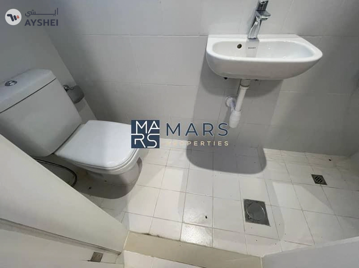 🌟 Luxurious 5-Bedroom Signature Villa for Sale in Nasma Residence