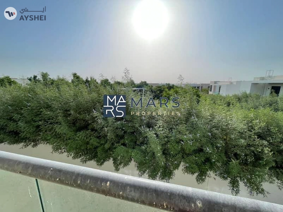 🌟 Luxurious 5-Bedroom Signature Villa for Sale in Nasma Residence