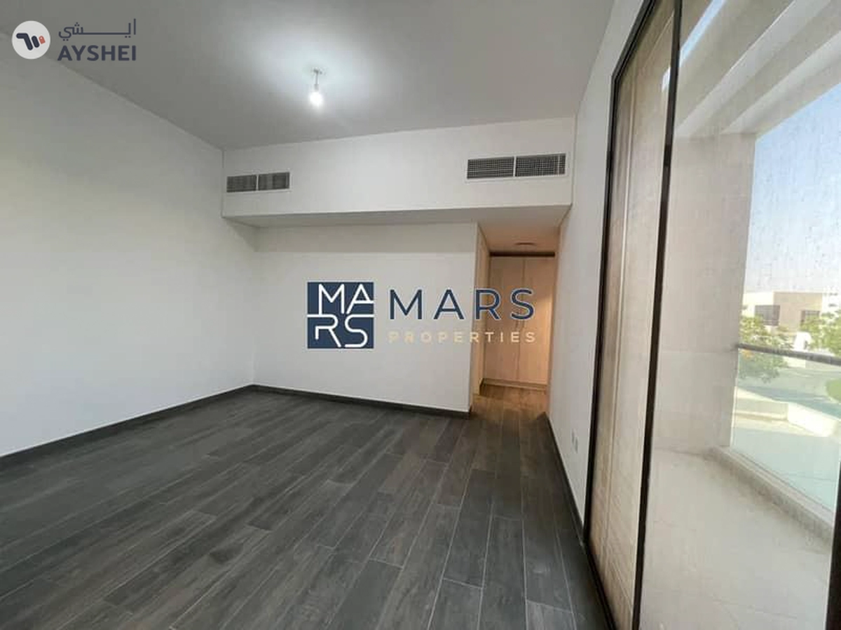 🌟 Luxurious 5-Bedroom Signature Villa for Sale in Nasma Residence