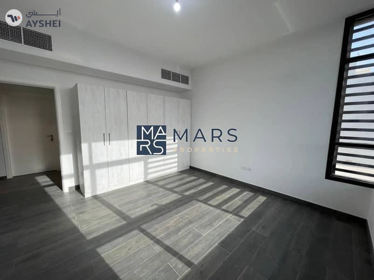 🌟 Luxurious 5-Bedroom Signature Villa for Sale in Nasma Residence